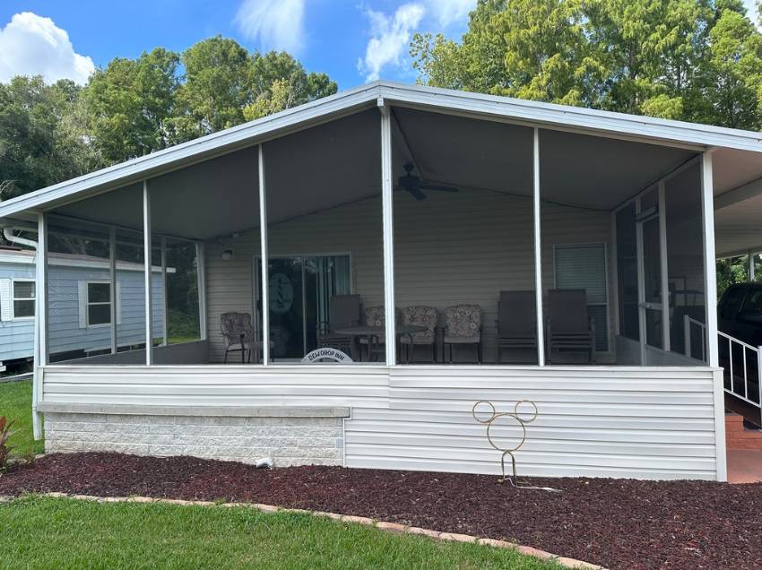 Haines City, FL Mobile Home for Sale located at 3000 Us Hwy 17 92 West Royal Palm Village